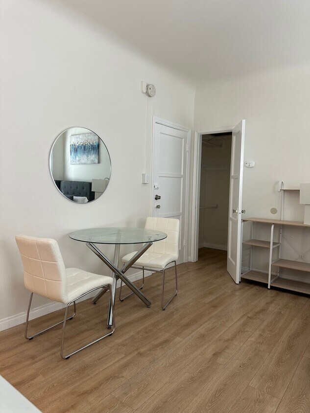 1253 S Muirfield Rd Unit Tularosa Drive Properties, Los Angeles, CA