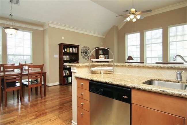 Foto del edificio - 3428 Cline St