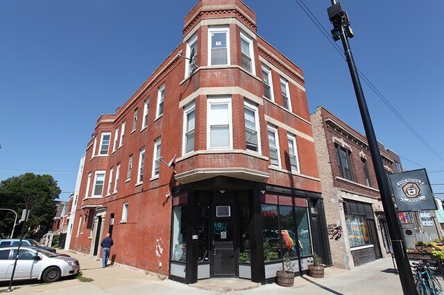Primary Photo - 2404 W Superior St