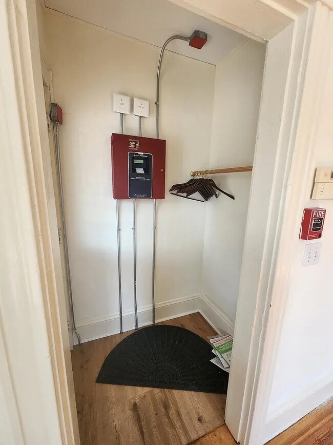 Building Photo - 511 Broadway