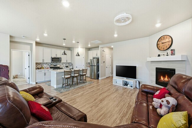 Building Photo - 17952 Tree Sparrow Ave