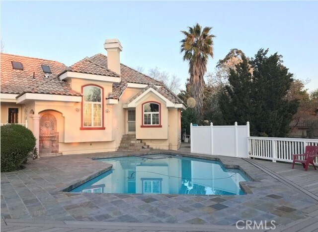 Building Photo - 31063 E Sunset Dr N