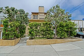Building Photo - 333 11th St