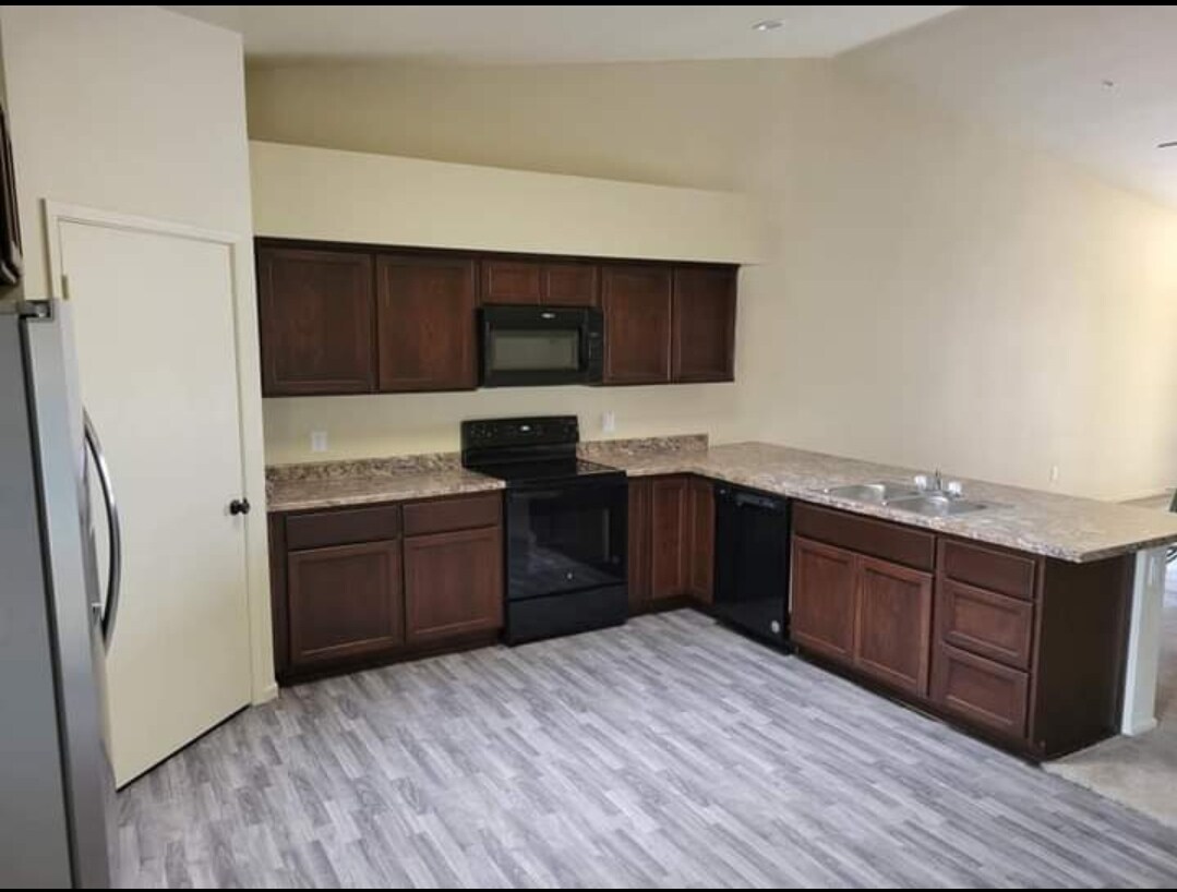Foto principal - 7302 E 37th Pl