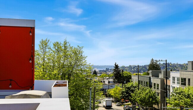 Foto del edificio - 6704 15th Ave NW