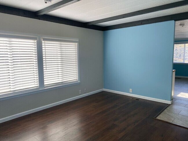 Foto del edificio - 2 Bedroom Remodeled Home in Sun Valley