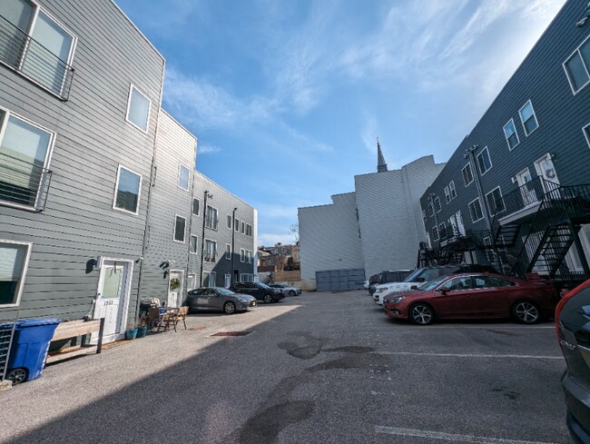 Building Photo - 1224 N Orkney St