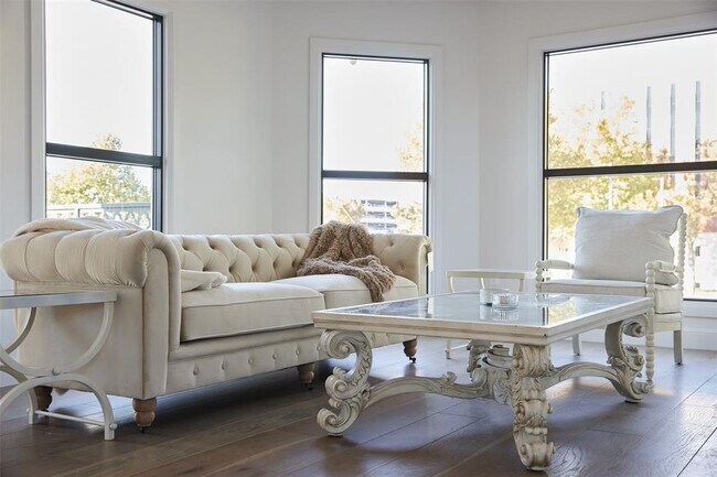 Foto del edificio - 614 NW 8th St