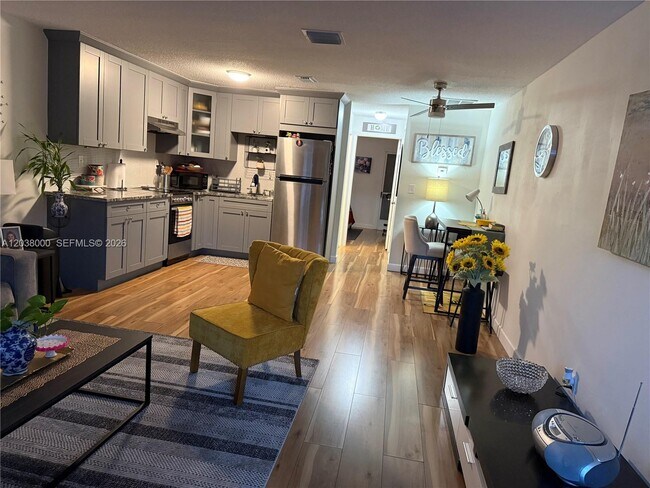 Foto del edificio - 4707 Britt Dr