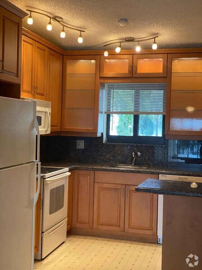 Windwood Apartments for Rent with High Ceilings Boca Raton, FL 1