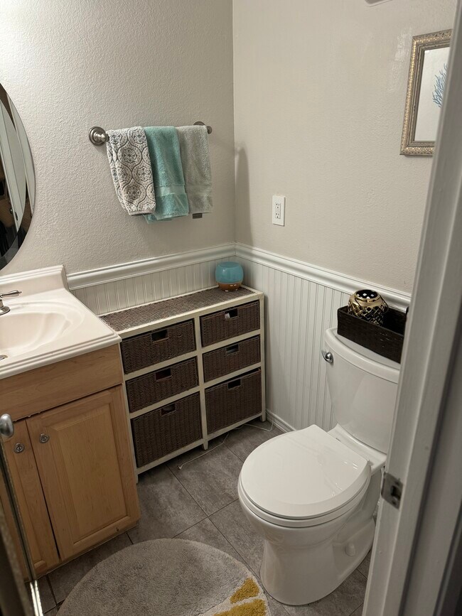 Downstairs 1/2 Bathroom - 3054 Rue Dorleans