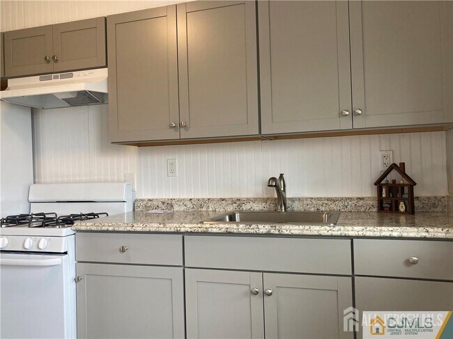 Building Photo - 250 Penn Ave