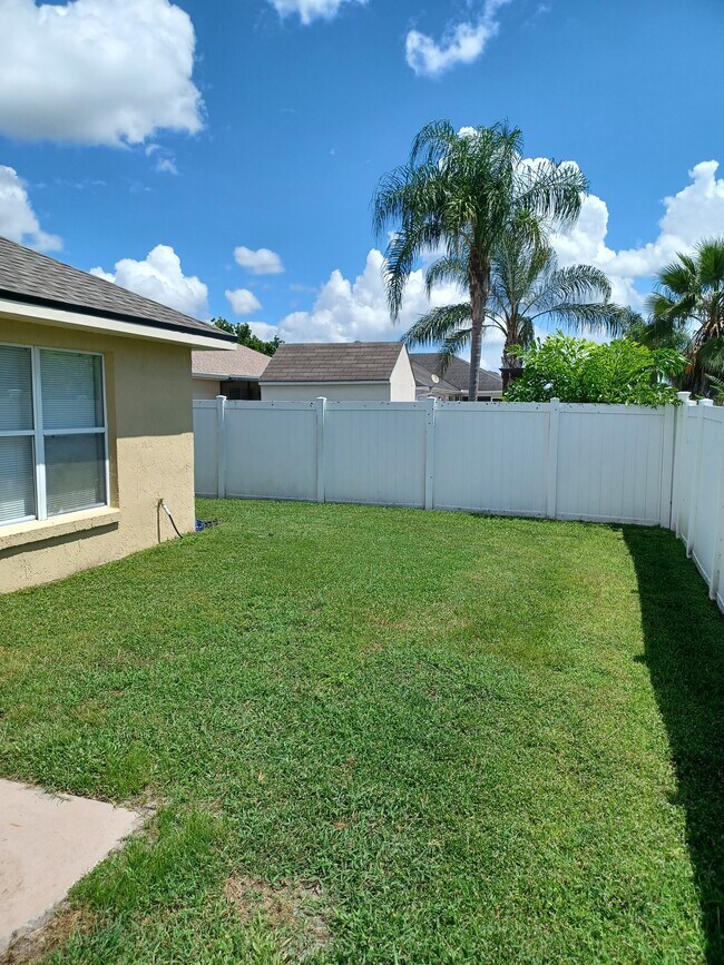 Building Photo - 505 Buckshot Ln