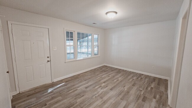 Foto del edificio - 1110 Pinecrest Avenue Northwest