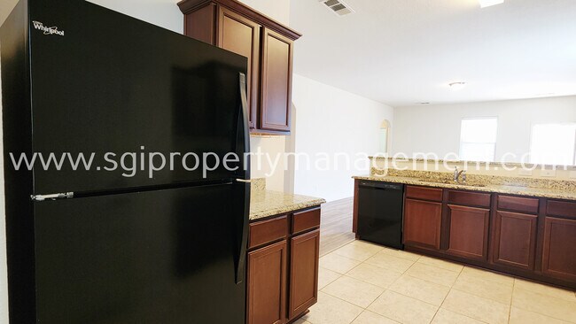 Building Photo - 333 Cedar Crk Dr