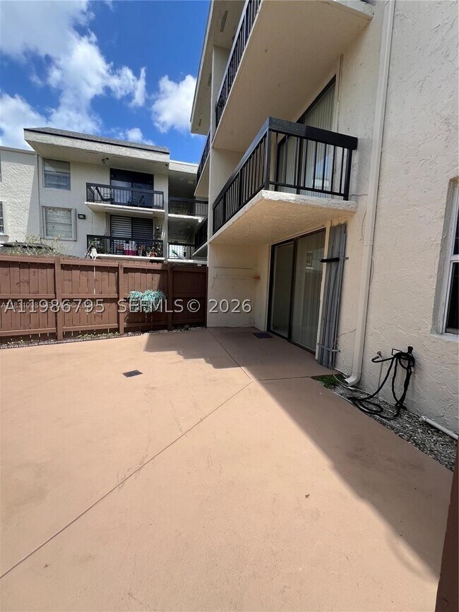 Building Photo - 8307 SW 142nd Ave