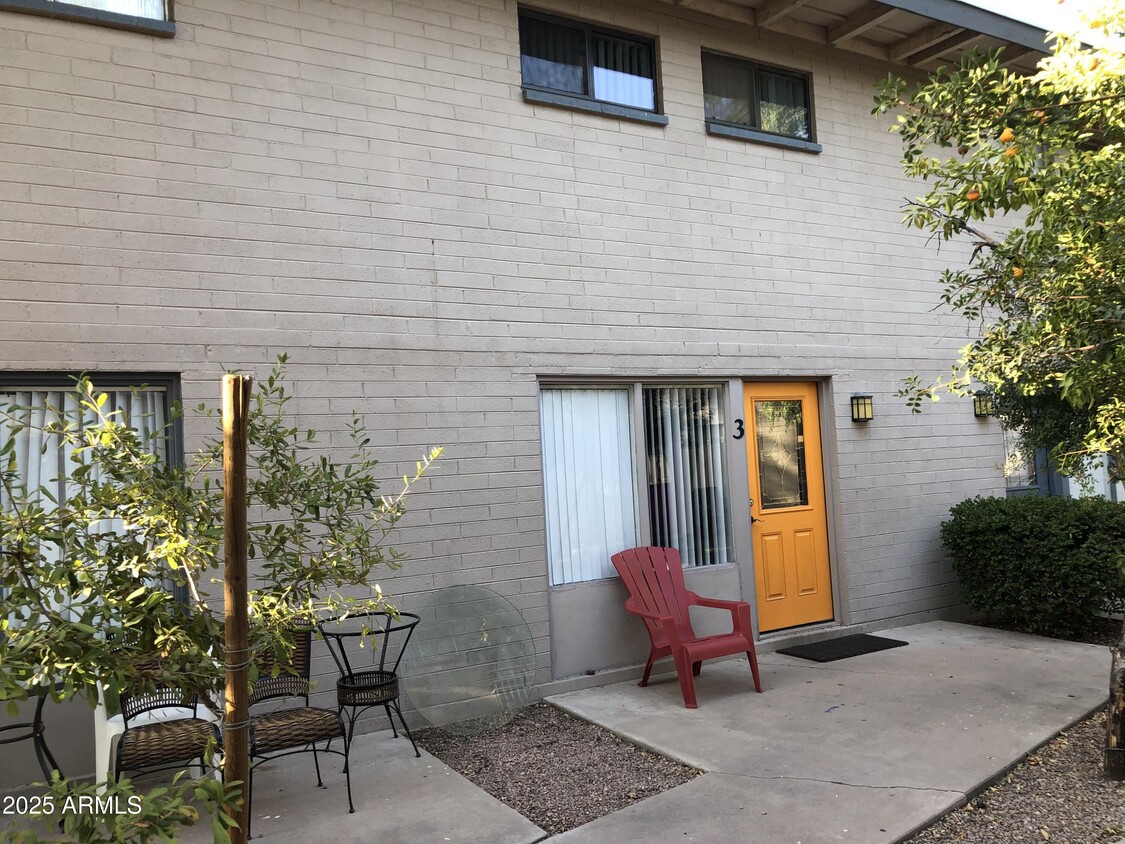Primary Photo - 2015 S Granada Dr