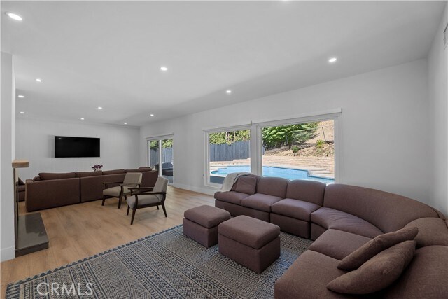 Foto del edificio - 4240 Kingfisher Rd