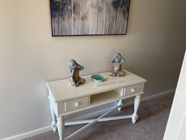 Foto del edificio - 1290 White Tree Ln