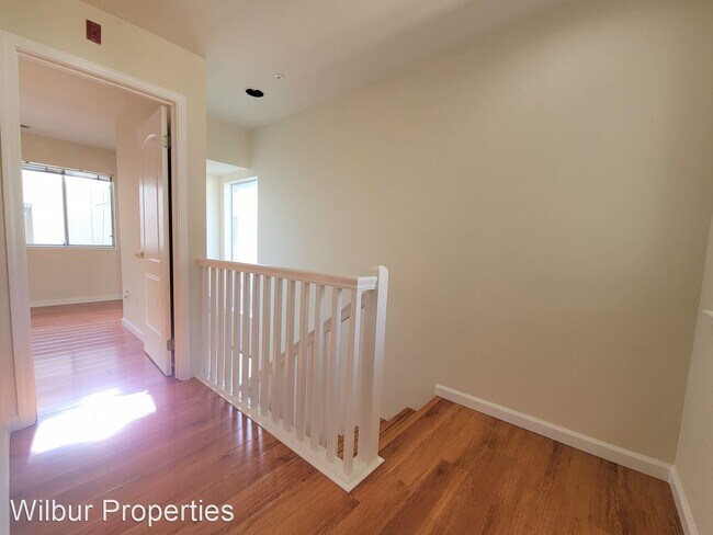 Building Photo - 2 br, 2.5 bath House - 2565 Park Blvd O201