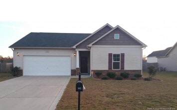Building Photo - 352 Roanoke Dr