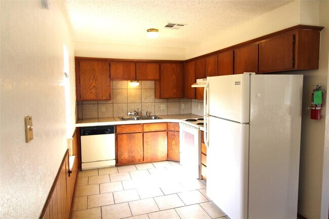Building Photo - 336 Chalmette Dr
