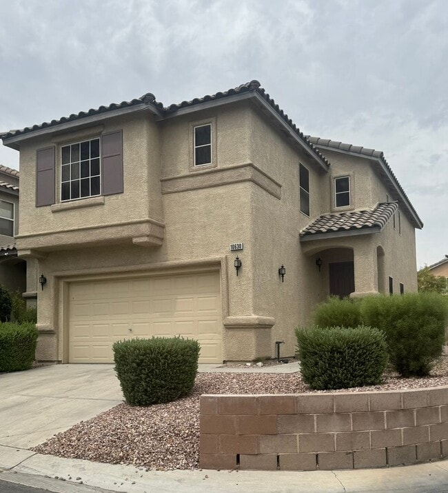 Building Photo - Must see 4 bedroom 2.5 baths home with NEW...