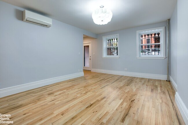 Building Photo - 76 S Elliott Pl