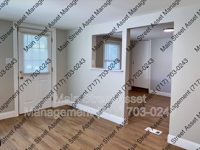 Building Photo - 576 2nd St