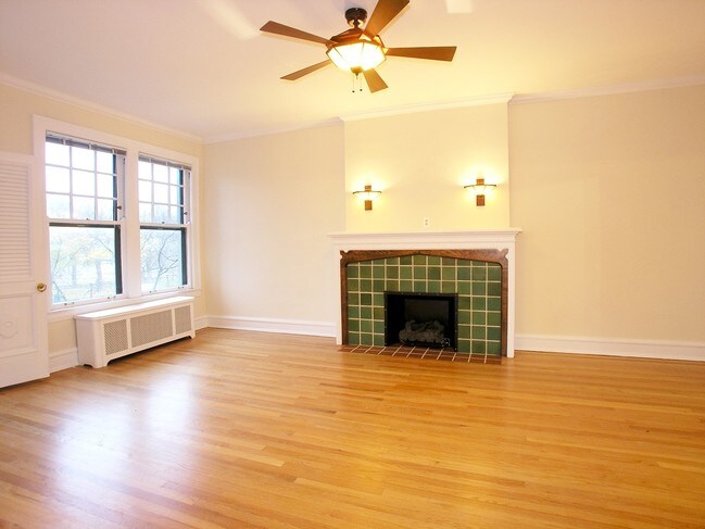 Foto del diseño de interior - 7710 N Eastlake Ter