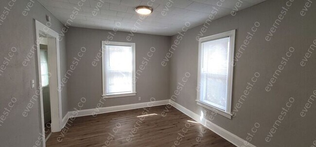 Building Photo - 514 Durango Dr