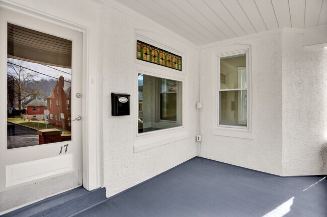 Building Photo - 17 North Church Street, Unit 1st Floor Rear