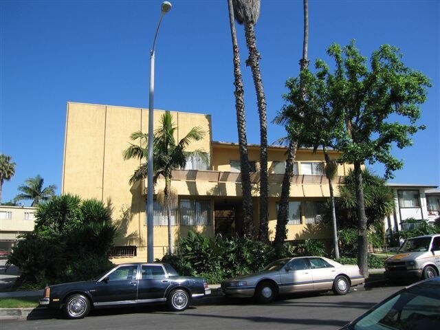 Primary Photo - 3861 Potomac Ave