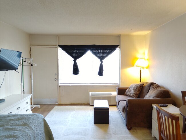 Building Photo - 2506 S Ocean Blvd