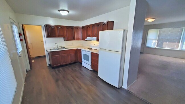 Foto del edificio - $895 | 2 Bedroom, 1 Bathroom HOUSE | PET F...
