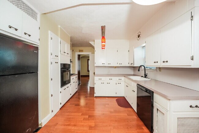 Foto del edificio - 3549 Bainbridge Rd