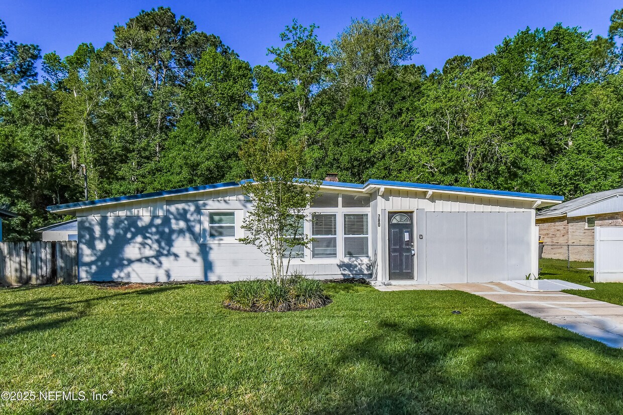 Primary Photo - 780 Le Brun Dr