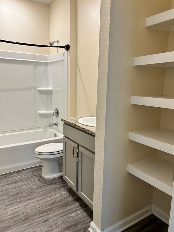 Foto del edificio - 1805 E Lakeshore Lndg Dr