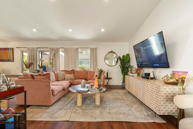 Foto del edificio - 3500 W Manchester Blvd