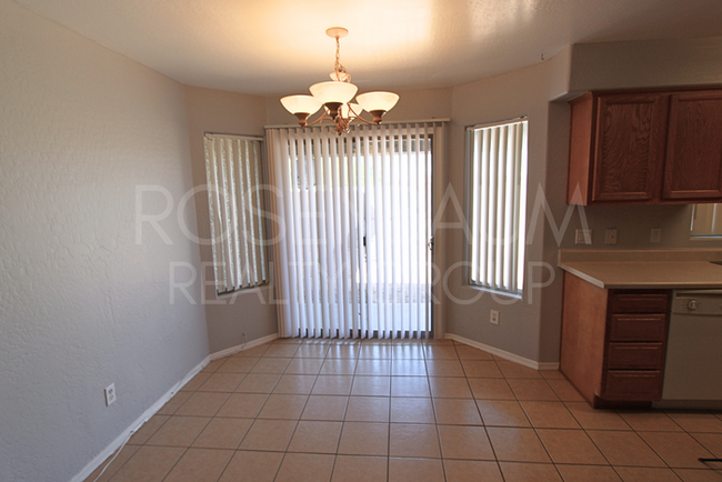 Foto del edificio - Charming 3-bedrooms, 2-bath townhome nestl...