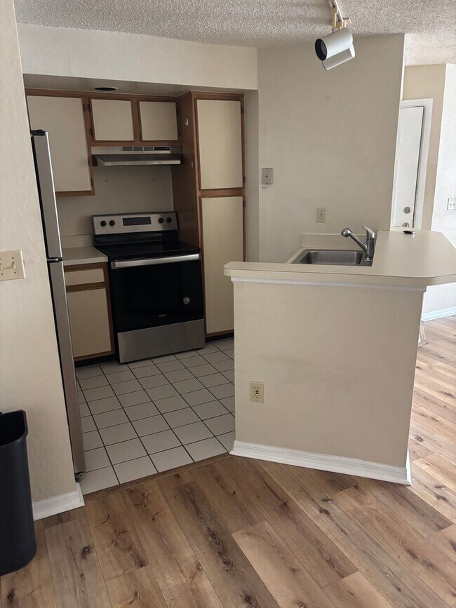 Foto del edificio - Affordable and Spacious 1 Bed in Excellent...