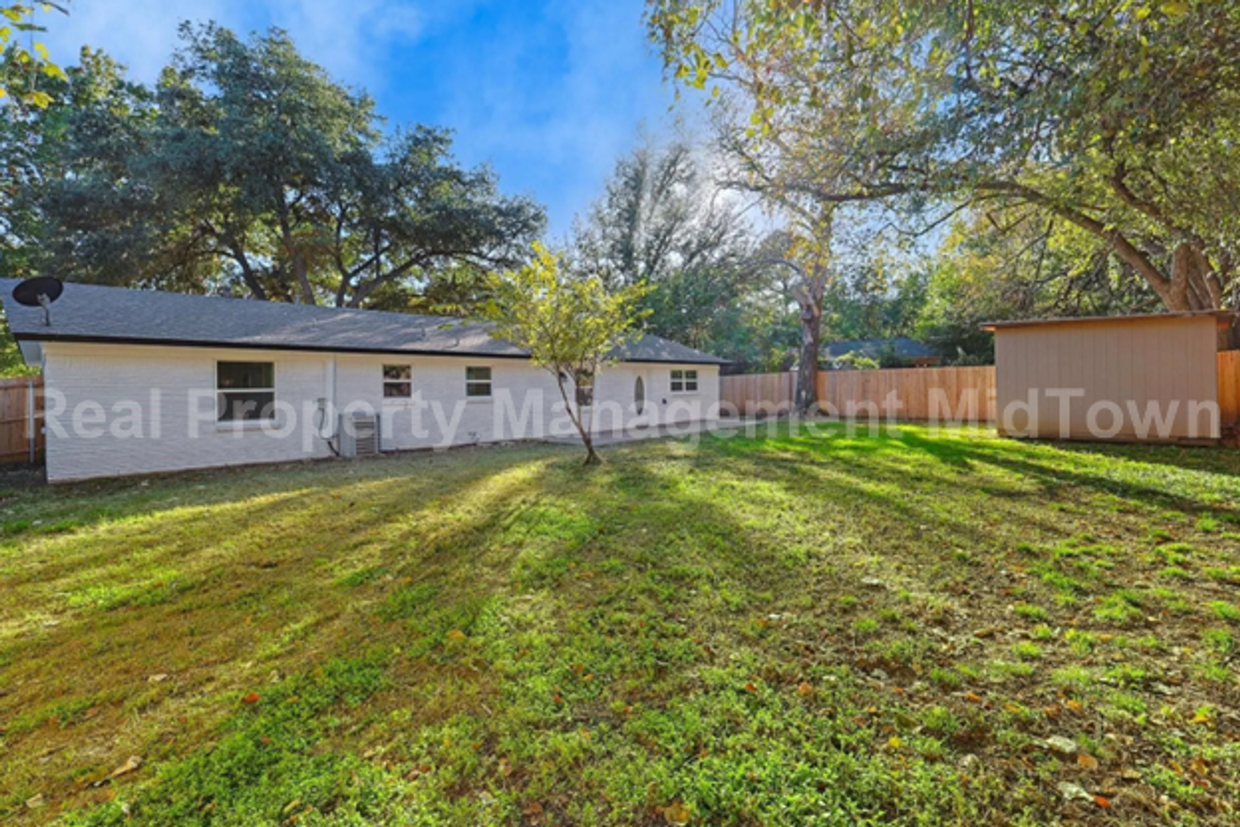 Primary Photo - Beautifully updated home in a peaceful Arl...