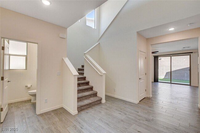 Foto del edificio - 532 Founders Creek Ave