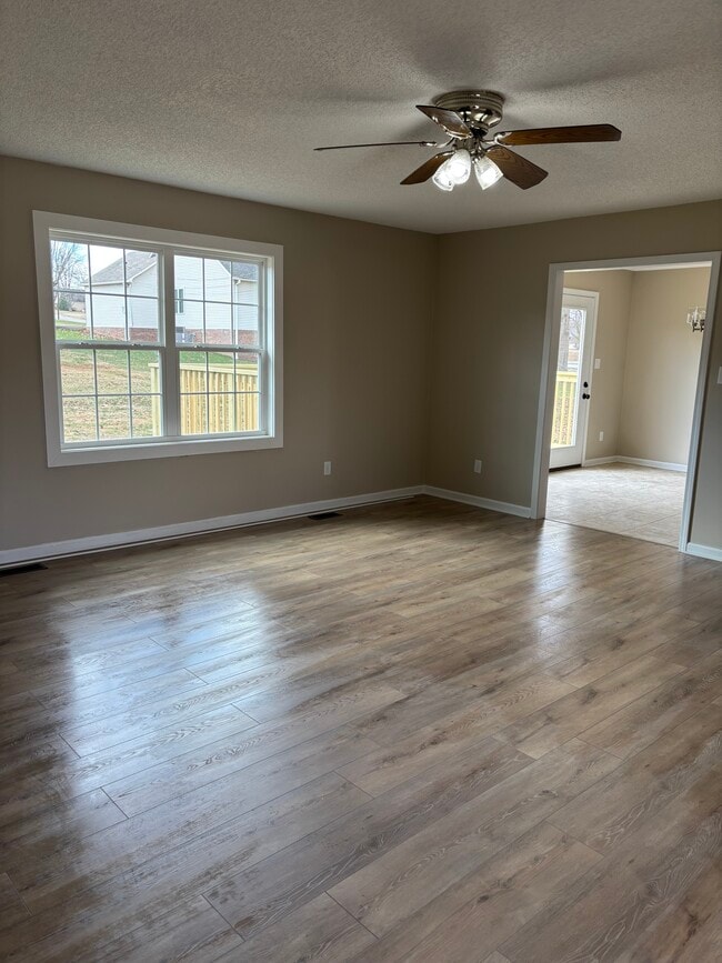 Building Photo - 648 Prince Phillip Way