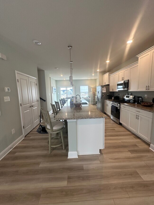 Building Photo - 35436 Wright Way