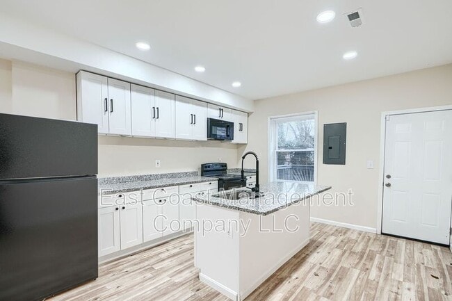 Foto del edificio - 3028 Chelsea Terrace