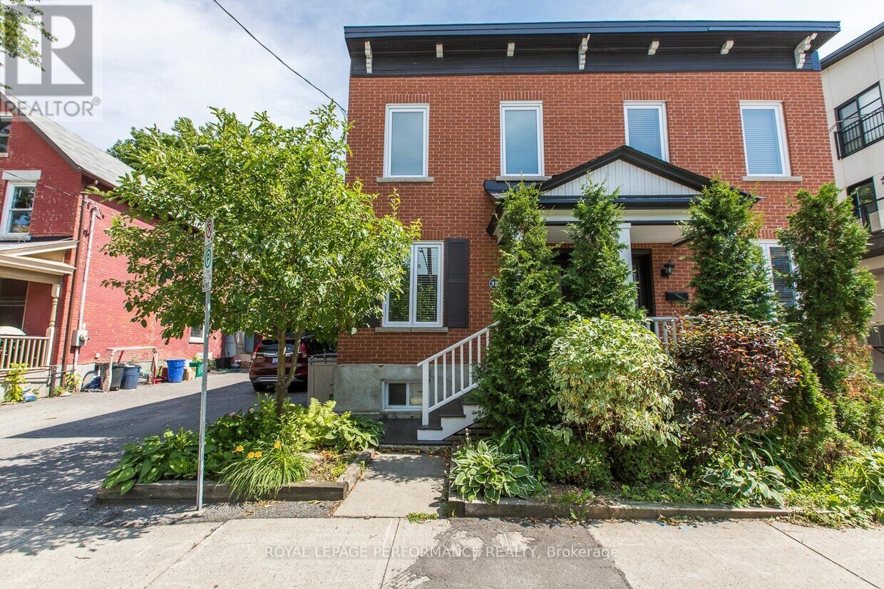 Primary Photo - 32 Pretoria Ave