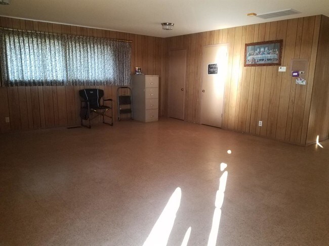 Foto del edificio - 15120 E Adams Ave