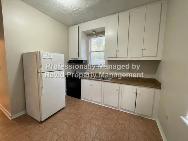 Foto del edificio - 26 N McNeil St