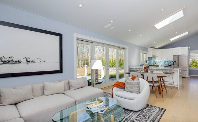 Foto del edificio - 30 Hampton Ct